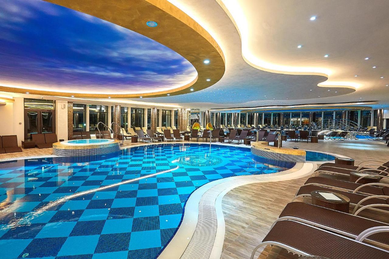 A Hoteli - Grand&Sky Hotel Tornik Zlatibor Exterior foto The swimming pool