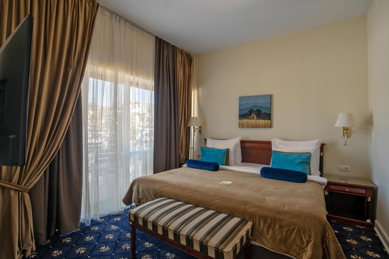 A Hoteli - Grand&Sky Hotel Tornik Zlatibor Exterior foto A bedroom at the hotel