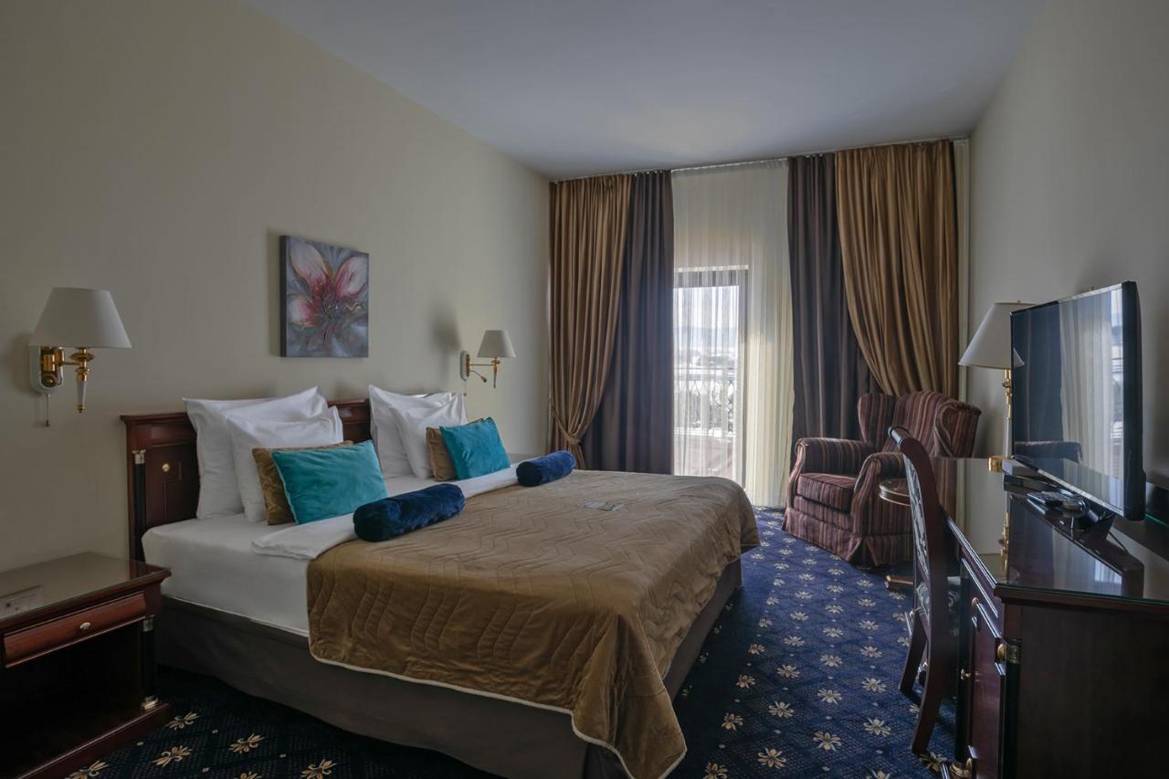 A Hoteli - Grand&Sky Hotel Tornik Zlatibor Exterior foto A room at the hotel